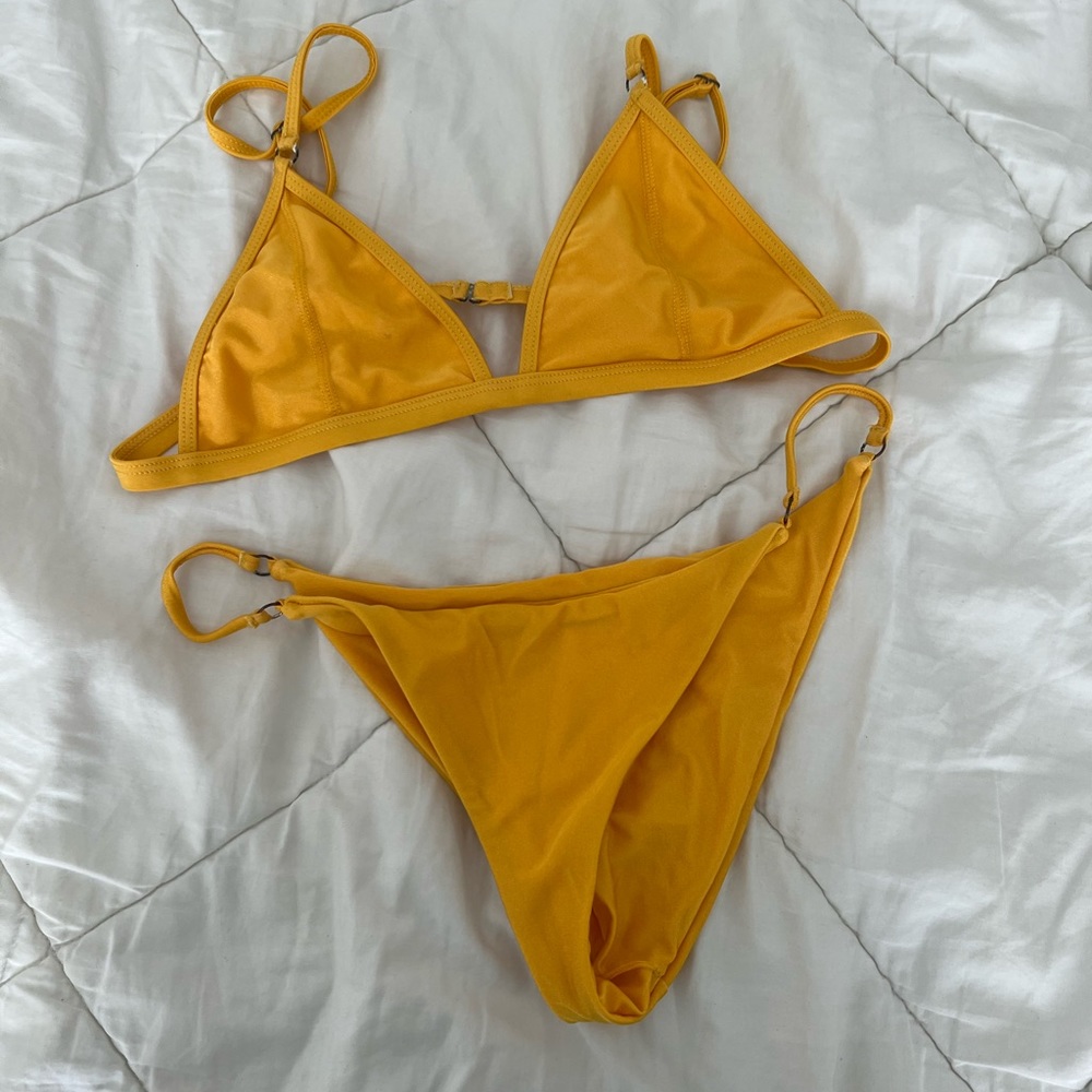 Orange / gold triangle swimwear set. Shimmer girly.